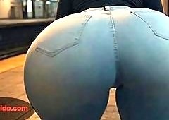 Animategolden Twerks Her Big Butt on Subway Train