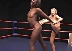 Ebony Ana Foxx vs Blonde Alix Lynx