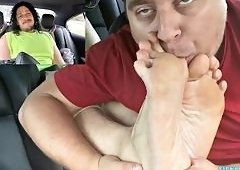 Inovake Repays TicklishChubs With Toe Sucking For Snyft Ride
