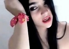 Sexy raunchy teen strips & shows sexy body on cam