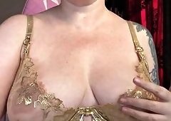 Kisicaxxs Oiled Tit Worship JOI